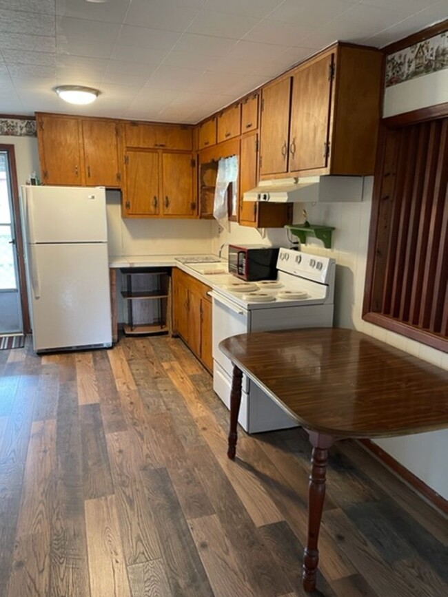 Building Photo - 2 Bedroom / 1 Bath  Home Kingsport, TN