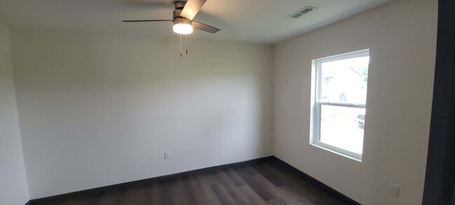 Building Photo - 2 BEDROOM 1 BATHROOM HOUSE FOR RENT