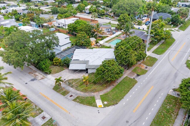 Building Photo - 3101 SW 16th St