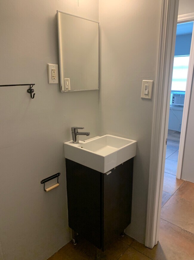 Building Photo - 2228 2nd Ave E