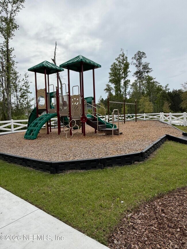 Building Photo - 2105 Featheredge Wy