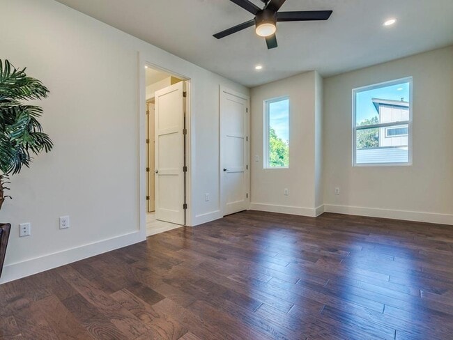 Building Photo - 6412 Carson Rdg