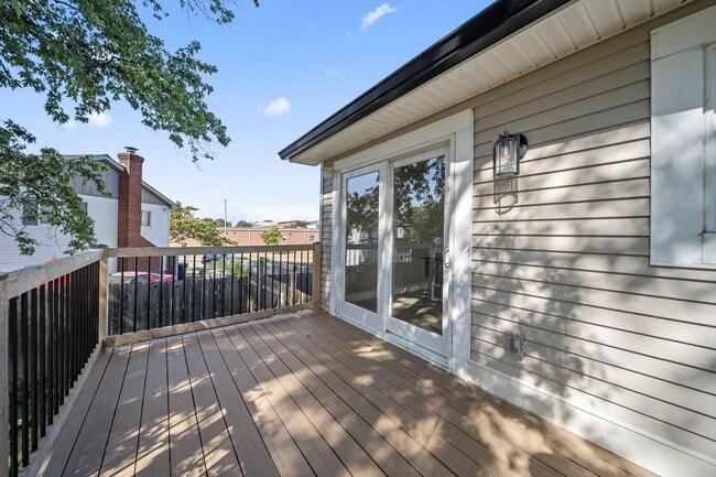 Building Photo - 299 Lombard Rd