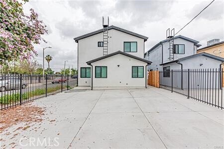 Building Photo - 10424 Graham Ave