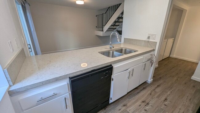 Building Photo - 2260 N Indian Canyon Dr