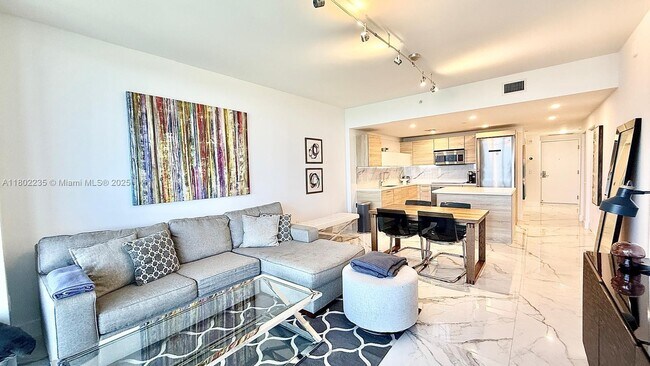 Building Photo - 16385 Biscayne Blvd