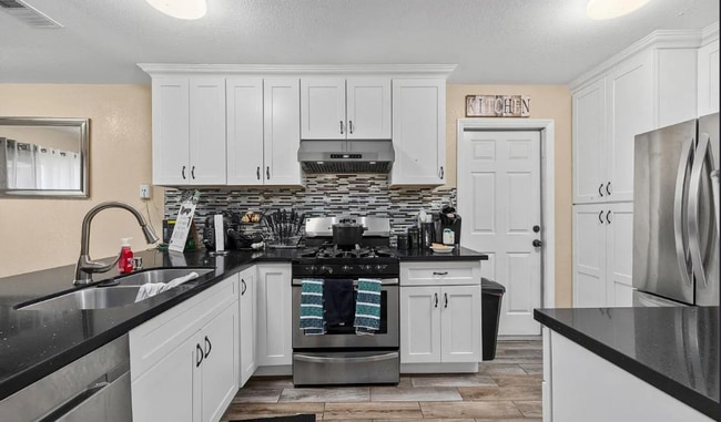 Building Photo - 2617 Pinon Springs Cir