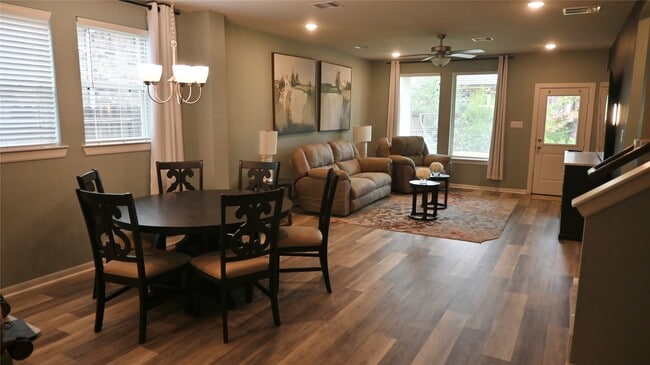 Building Photo - 127 Winged Elm Ct