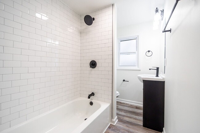 Building Photo - 210 Brehl Ave