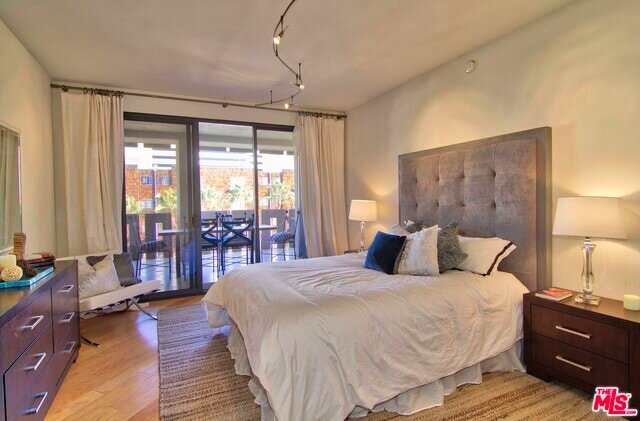 Building Photo - 1118 3rd St