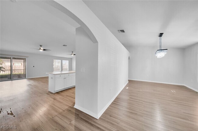 Building Photo - 29 SW 24th Pl