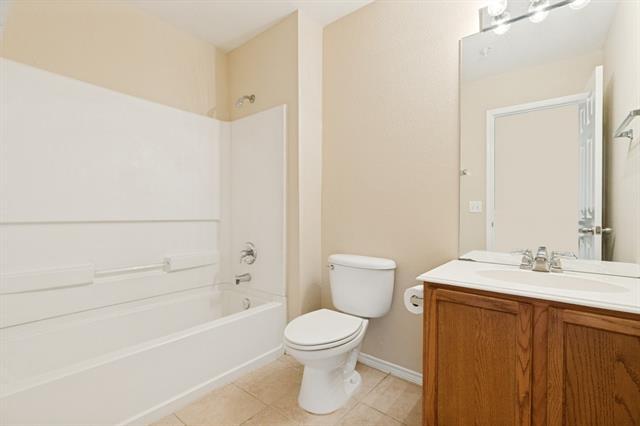 Building Photo - 2324 Stoneleigh Pl