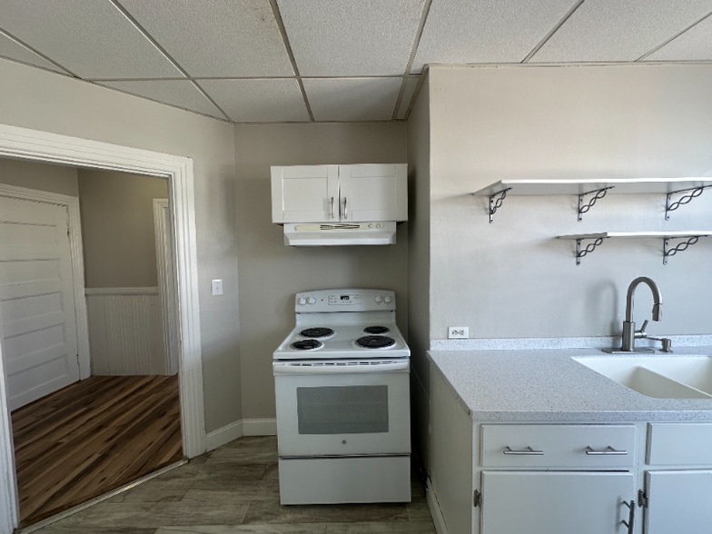 Building Photo - 34 Brook St