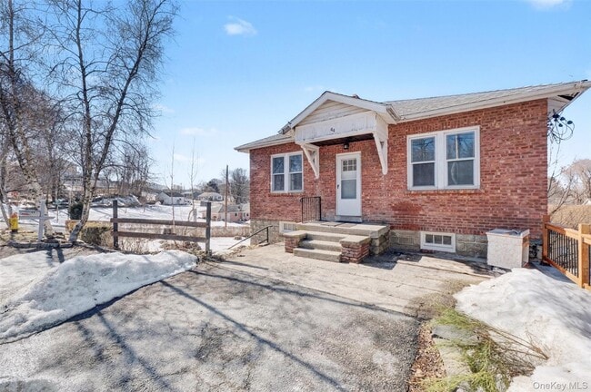 Building Photo - 44 Cedar Ave