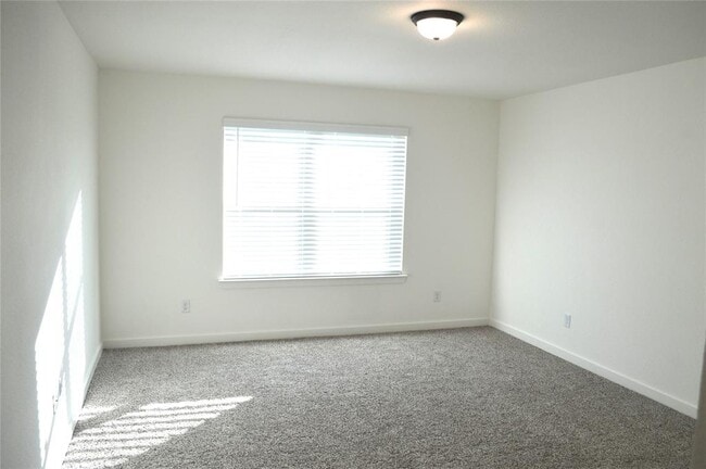 Building Photo - 2007 Filmore Cv