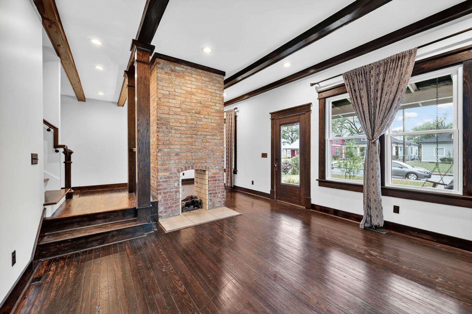 Building Photo - 937 Mansfield St