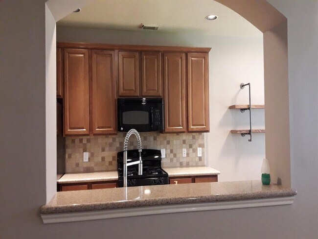 Building Photo - 14546 Bergenia Dr