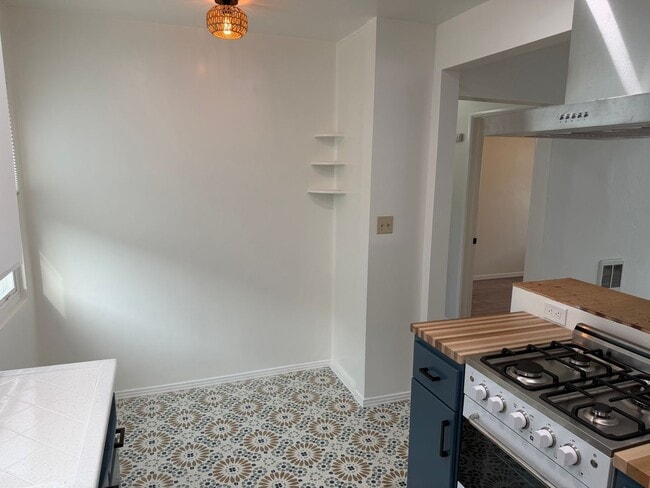 Building Photo - 4566 Muir Ave