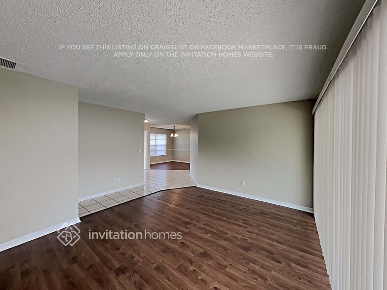 Building Photo - 1207 Sandalwood Dr