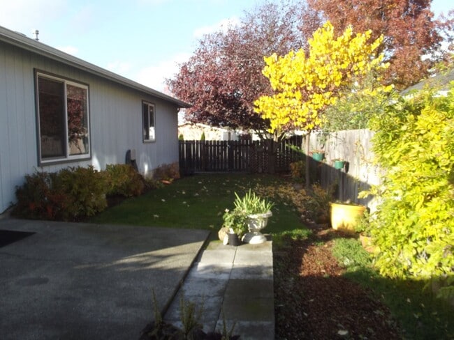 Building Photo - Quiet neighborhood in Culdesac