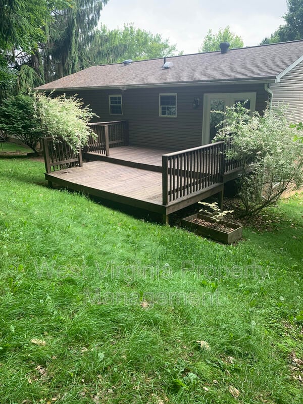 Building Photo - 130 Sue Ln