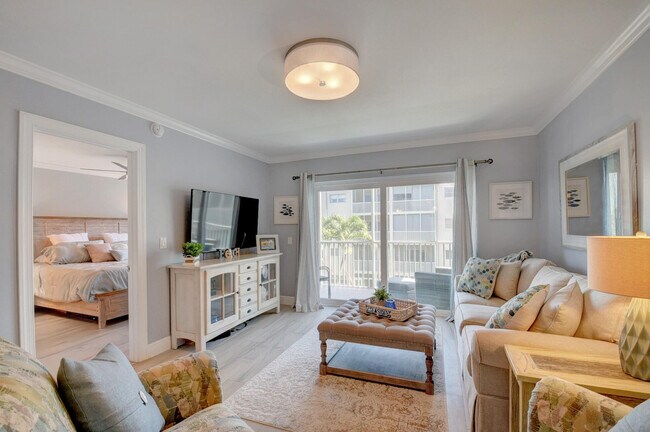 Building Photo - 650 Snug Harbor Dr