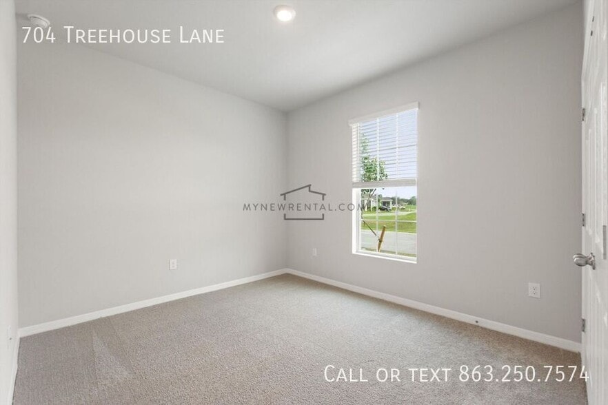Building Photo - 704 Treehouse Ln