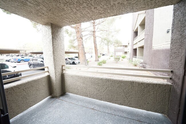 Building Photo - 5022 S Rainbow Blvd