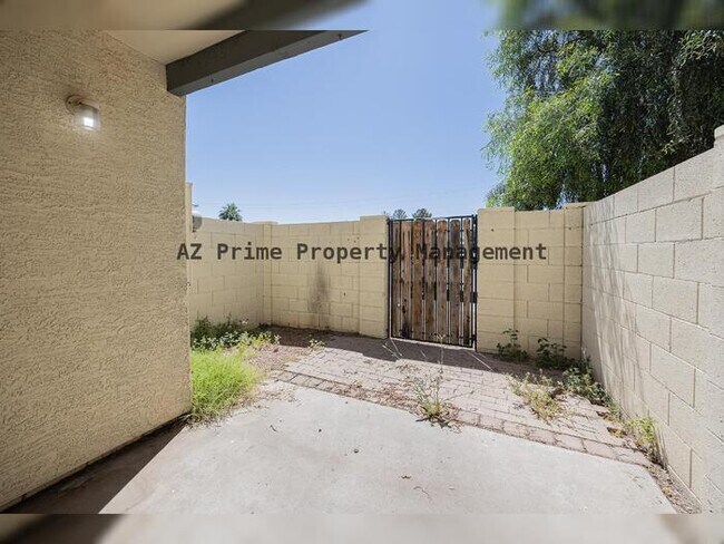 Building Photo - 7801 N 44th Dr