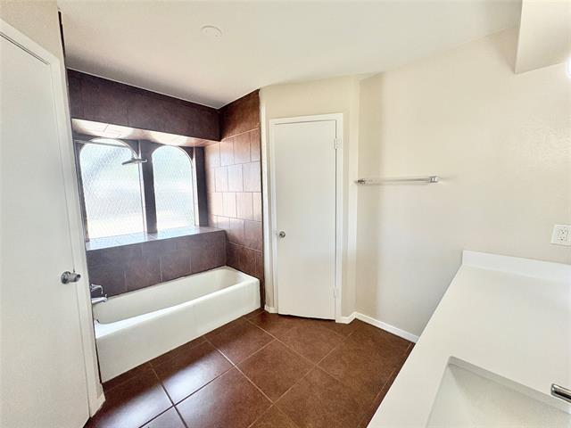 Building Photo - 5403 Marshfield Ct
