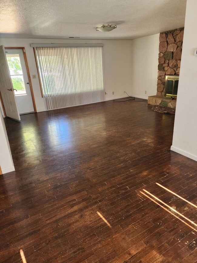 Building Photo - 1496 NW Almira St