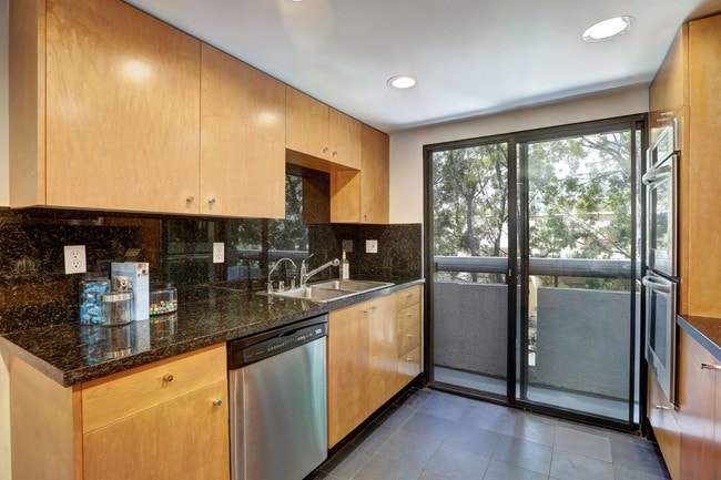 Building Photo - 1235 Yale St