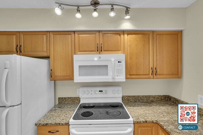 Building Photo - Updated Home in The Gatherings: A Hilton H...