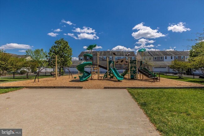 Building Photo - 3635 Stone Barn Dr