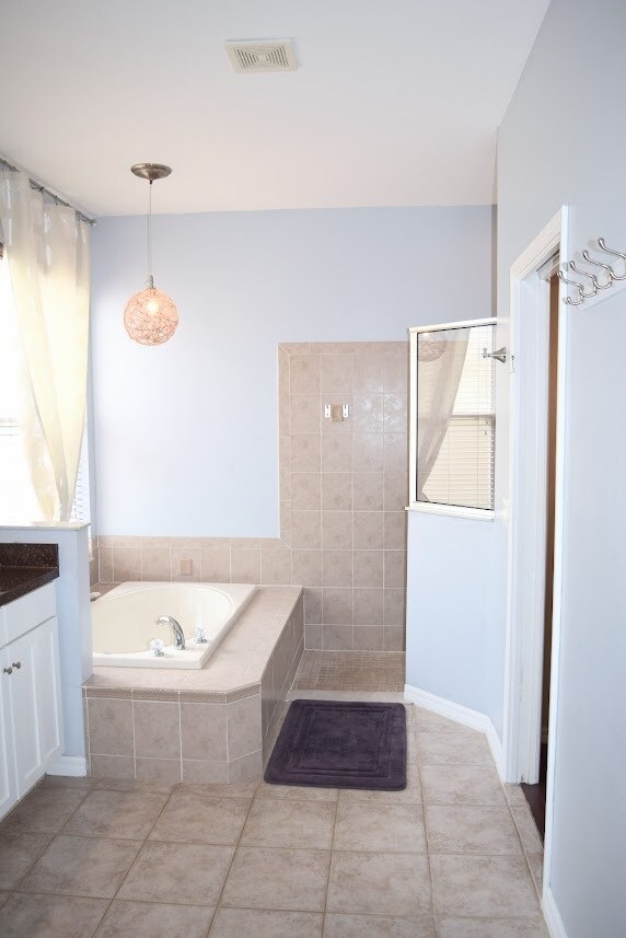 Building Photo - 7803 Blue Spring Dr