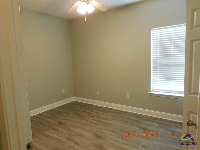 Building Photo - 408 Club Villa Court
