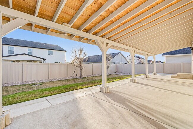 Building Photo - 19361 Kiowa Crk Wy