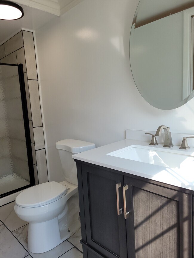 Building Photo - 2538 Beechwood Blvd