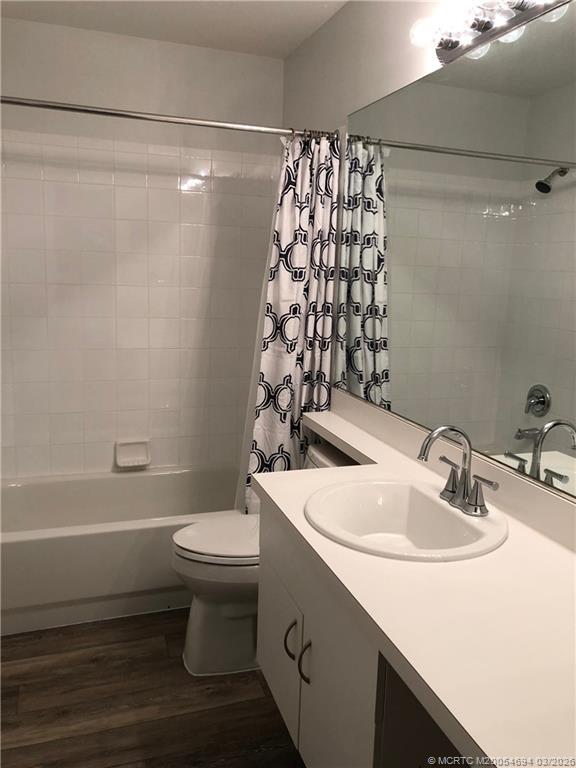 Building Photo - 629 NW San Remo Cir