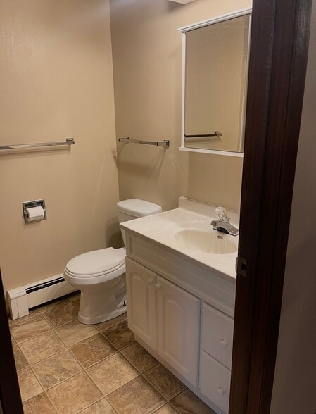 Building Photo - 1203 Greenhill Dr