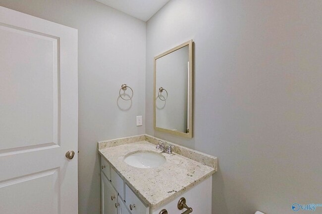 Building Photo - 395 Angela St