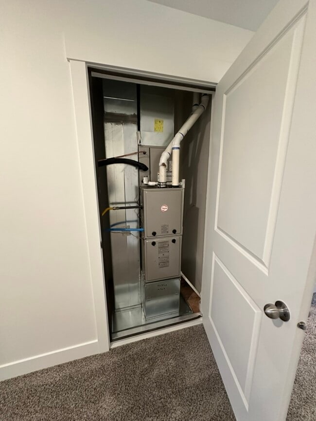 Building Photo - 33 N 460 W