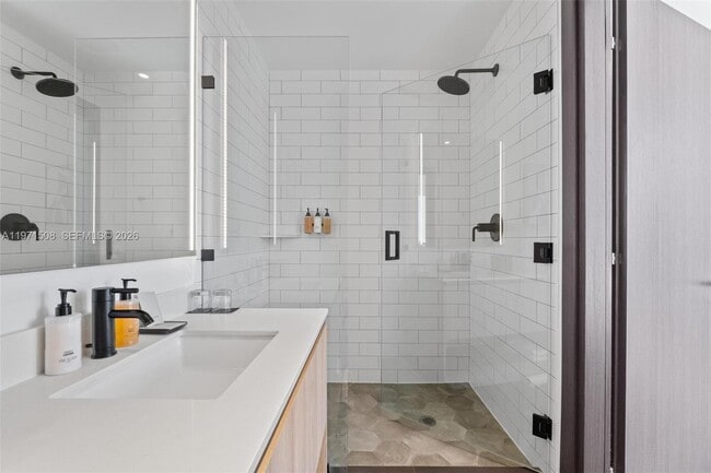 Building Photo - 398 NE 5th St