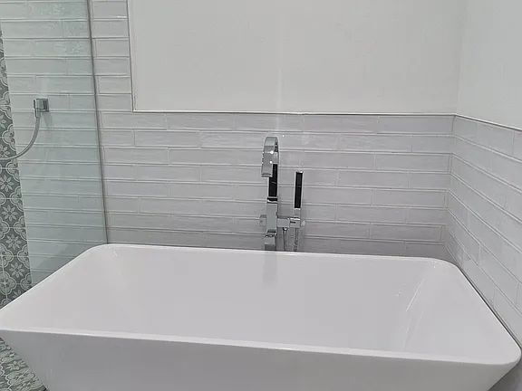 Building Photo - NO MIN CREDIT SCORE REQUIRED, BK OKAY, PAST EVICTION OKAY!, BACKGROUND FRIENDLY. Apply at "The Re...