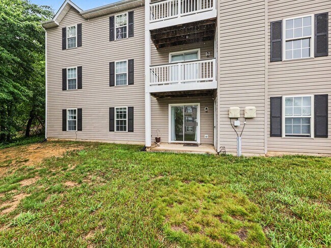 Building Photo - 33 Fern Oak Cir