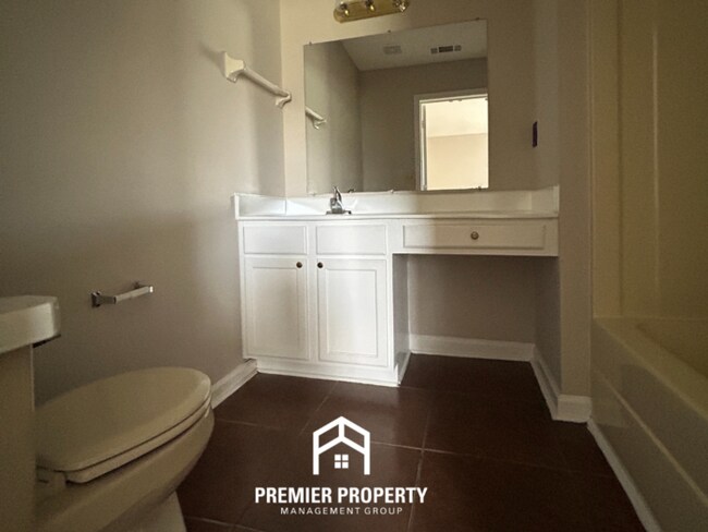 Building Photo - 7845 Shadowland Dr