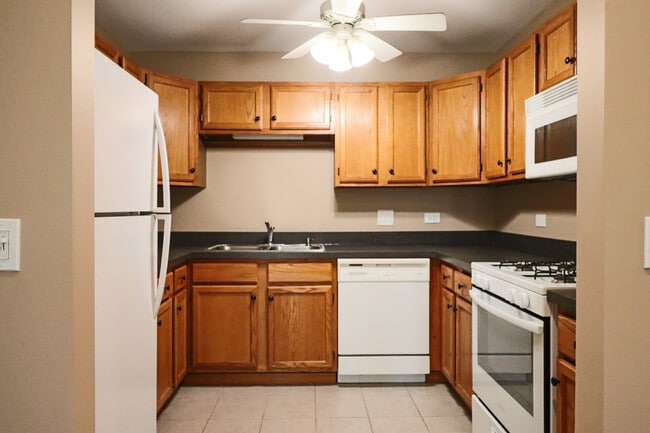 Building Photo - 57 E Hattendorf Ave