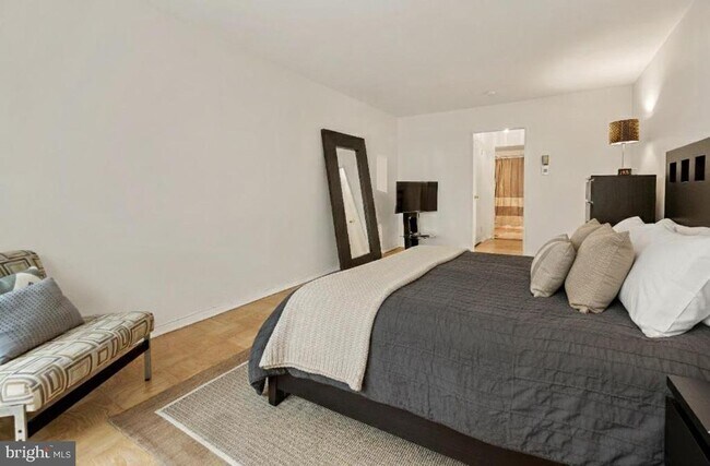 Building Photo - 1435 4th St SW