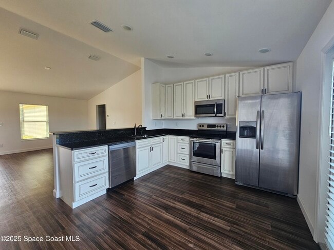 Building Photo - 1837 Ardmore St NE