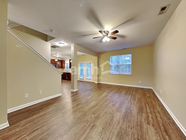 Building Photo - 906 Reedy Way